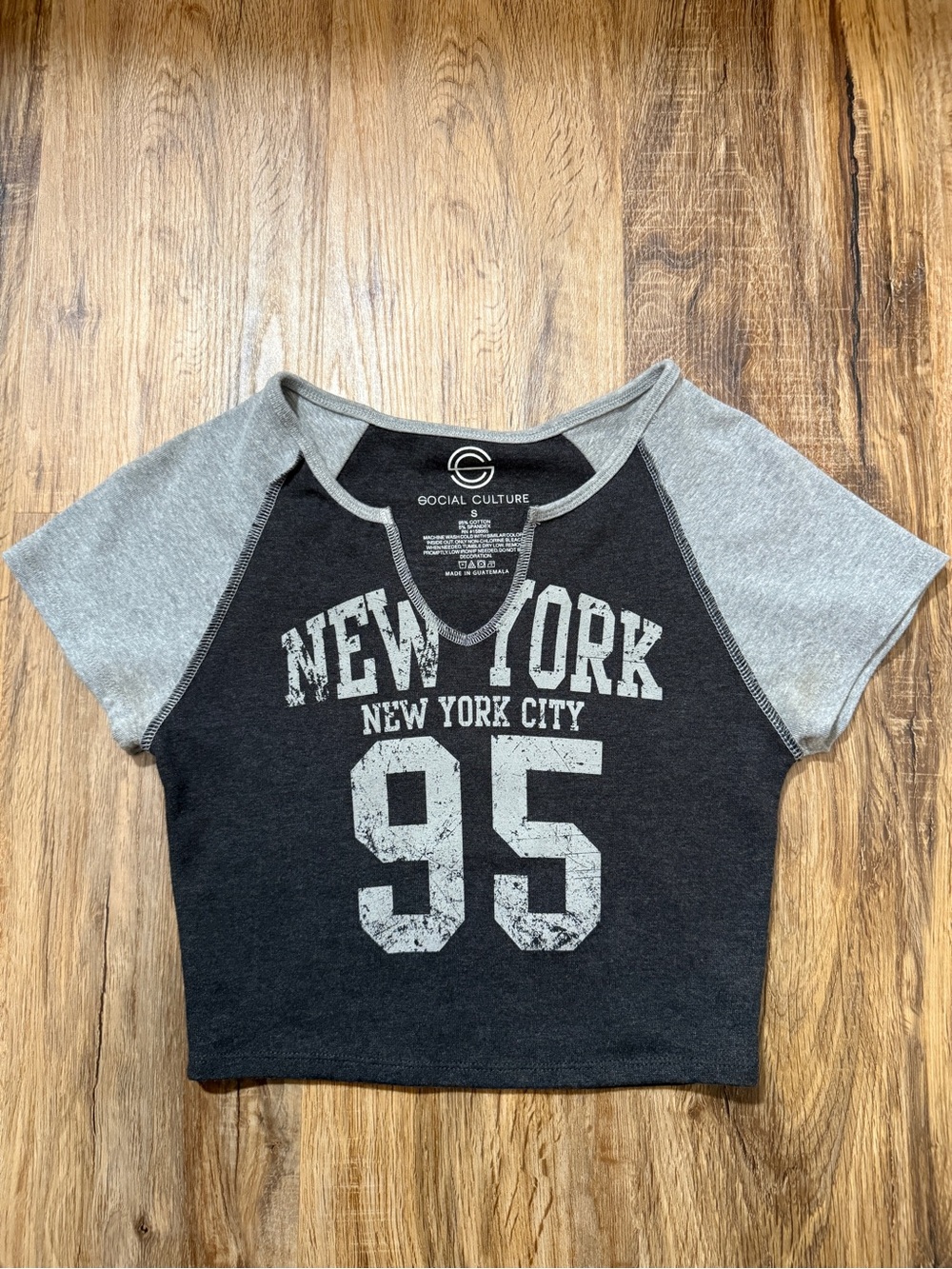 Social Culture New York 95 Raglan Crop Top Gray Graphic Tee Size S NWOT